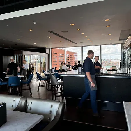 Harvey Nic's & Designer Quarter 18 Ch Apartment Leeds (West Yorkshire)