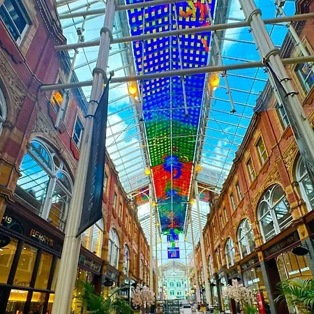 Harvey Nic's & Designer Quarter 18 Ch Leeds (West Yorkshire)