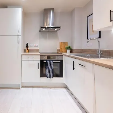 Harvey Nic's & Designer Quarter 18 Ch Apartment Leeds (West Yorkshire)