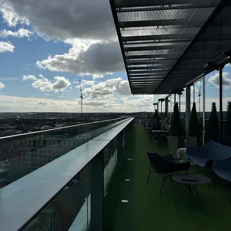 Harvey Nic's & Designer Quarter 18 Ch Apartment Leeds (West Yorkshire)
